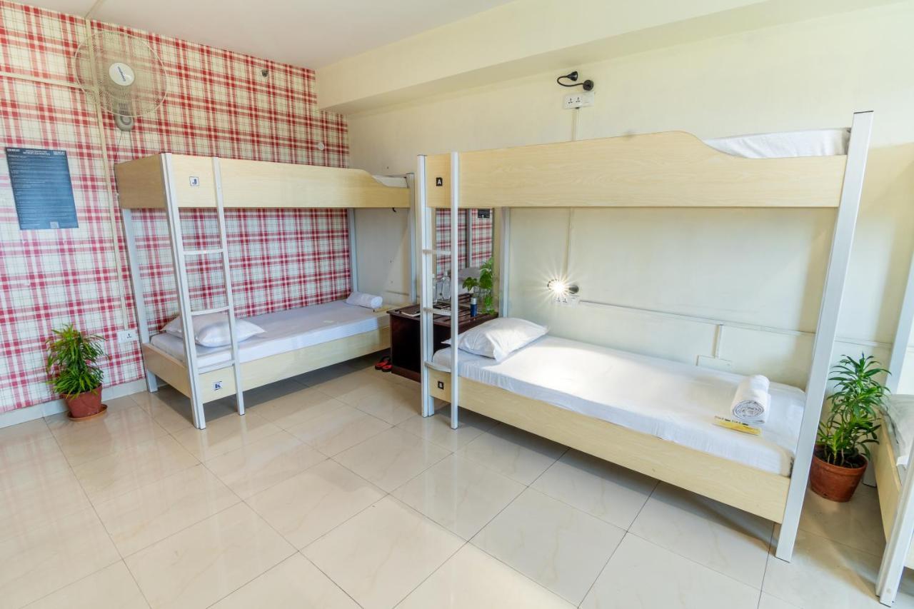 Offbeat Ccu Hostel Kalkutta Kültér fotó